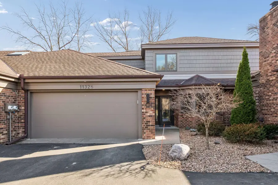 11325 57th Avenue N, Plymouth, MN 55442 - #2