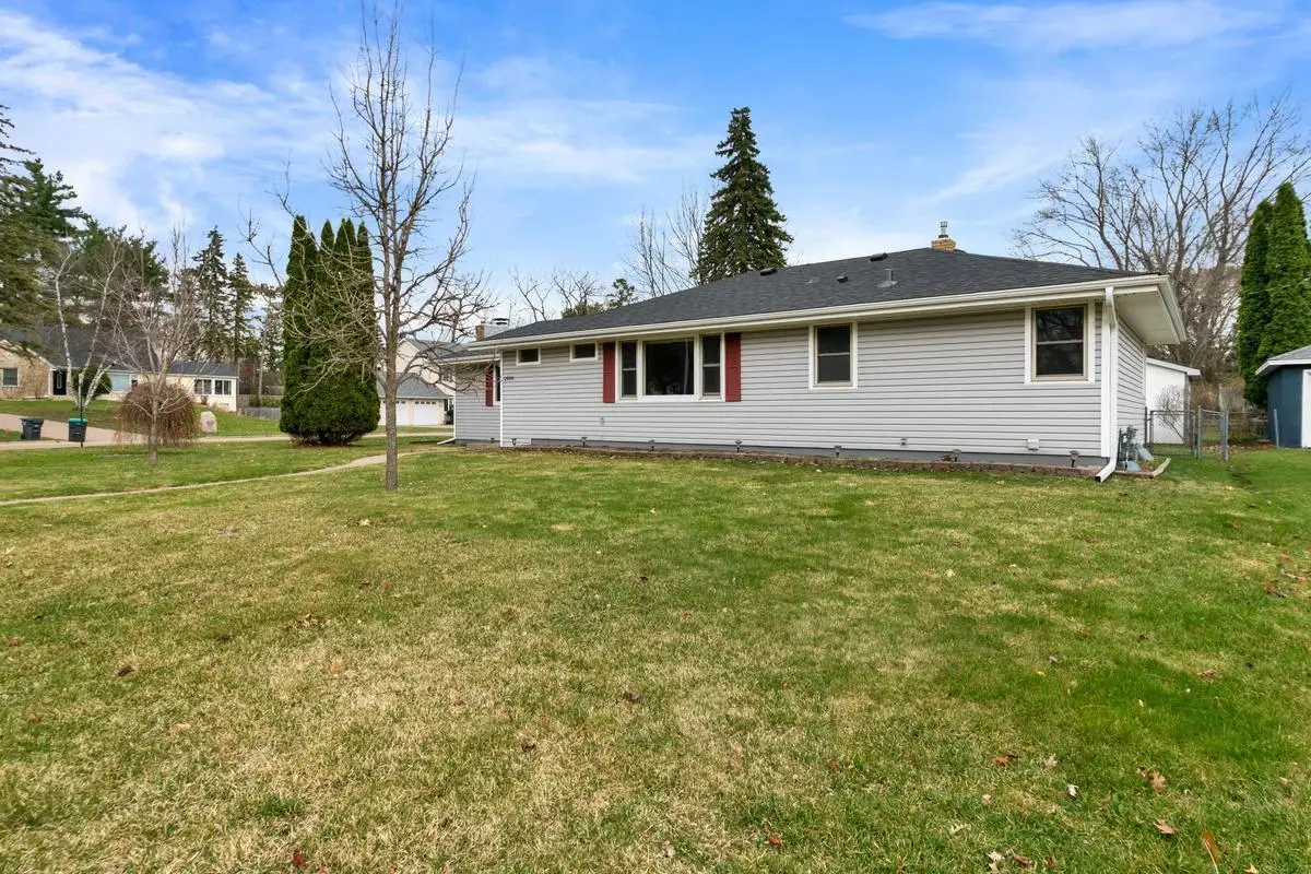 2800 Longview Drive, North Saint Paul, MN 55109 - #1