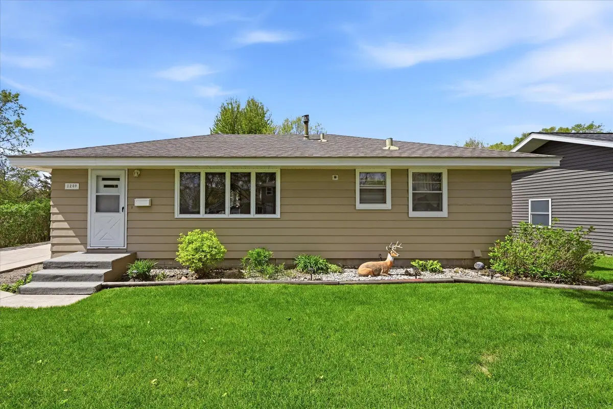 1209 Vincent Place, Chaska, MN 55318 - #1