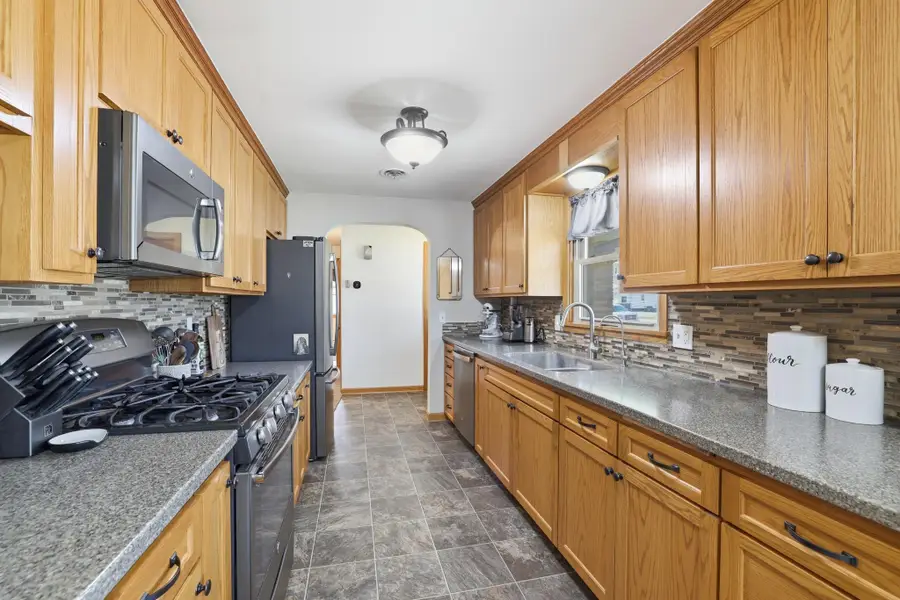 115 S Walnut Street, Belle Plaine, MN 56011 - #3