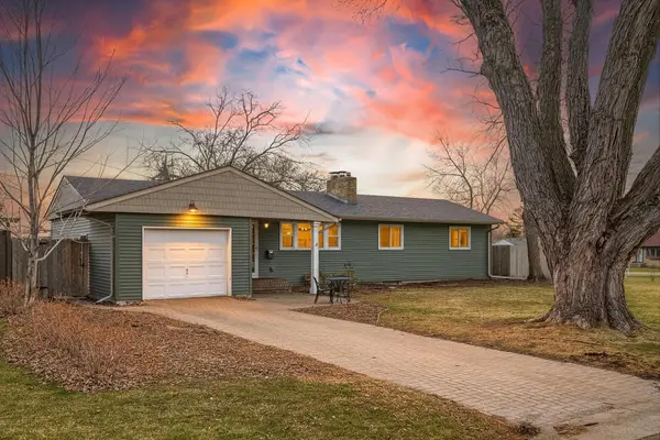 1812 Sunny Slope Lane, Saint Paul, MN 55116