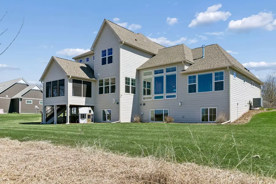 5710 Kelvin Avenue N, Lake Elmo, MN 55042 - #2