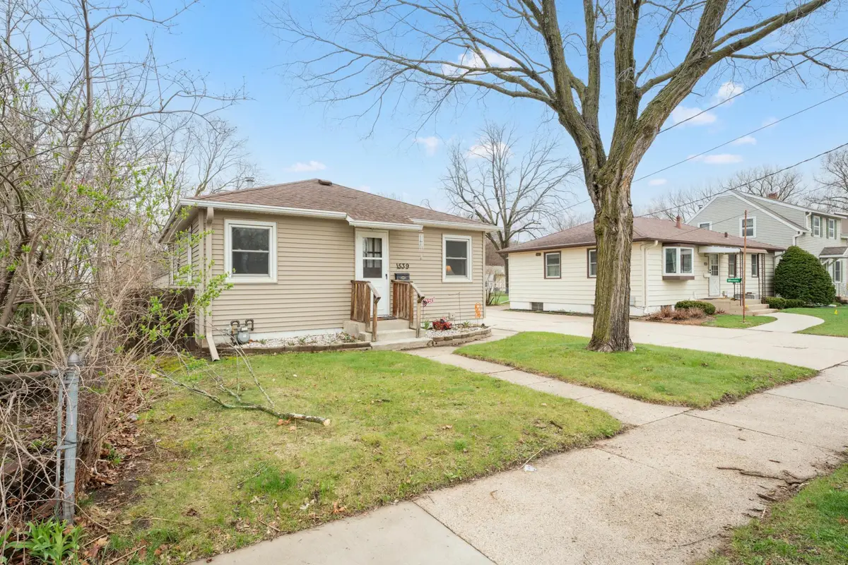 1539 4th Street Ne, Rochester, MN 55906 - #1