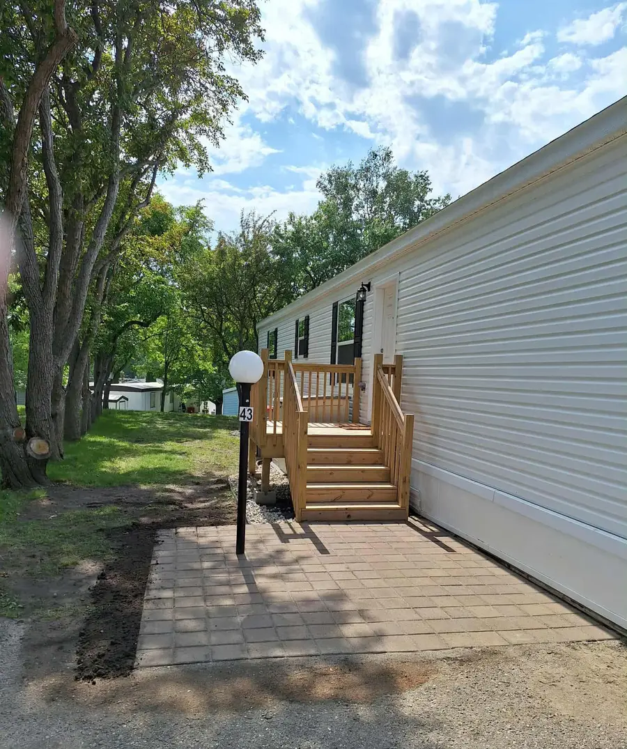 215 N Mckay Avenue #43, Alexandria, MN 56308 - #3