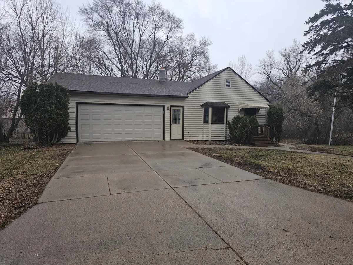 1121 S Vine Street, Fergus Falls, MN 56537 - #1