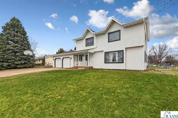 229 Wadsworth Drive, Mankato, MN 56001