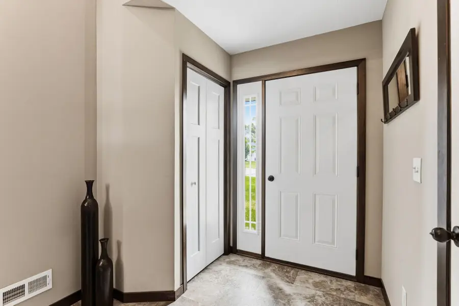 1522 35th Avenue Sw, Cambridge, MN 55008 - #3