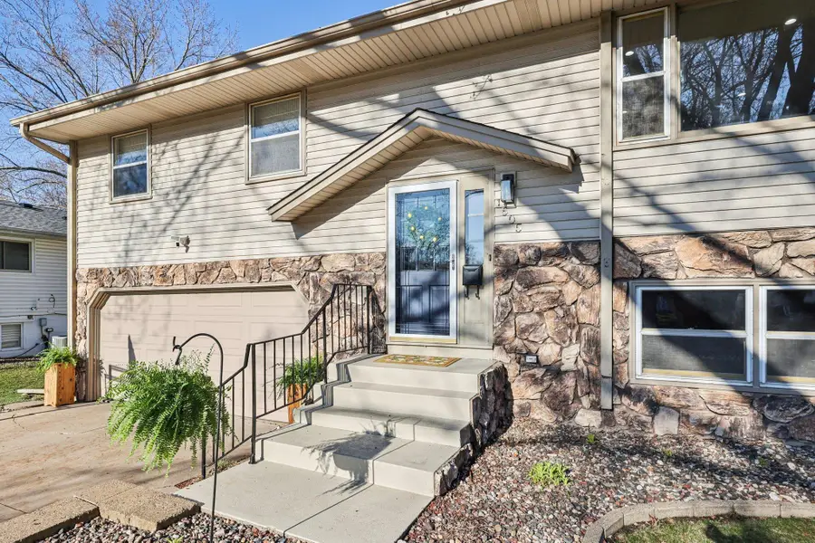 1605 Hillsboro Avenue, Golden Valley, MN 55427 - #2