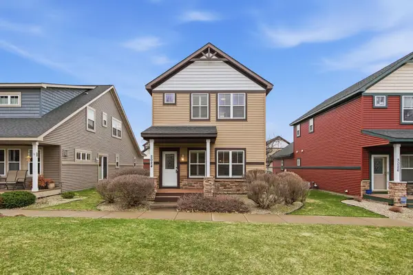 3024 Cottage Lane N, Maplewood, MN 55109