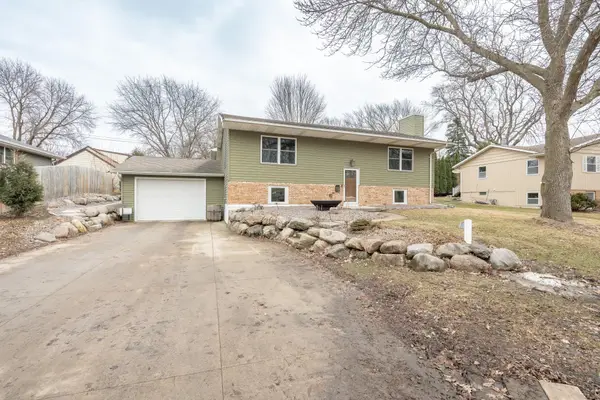 107 S Belmont Drive, Mankato, MN 56001