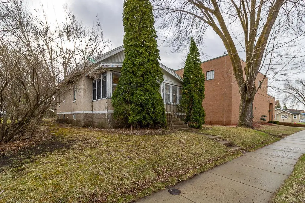 115 N Lexington Avenue, Le Center, MN 56057 - #1