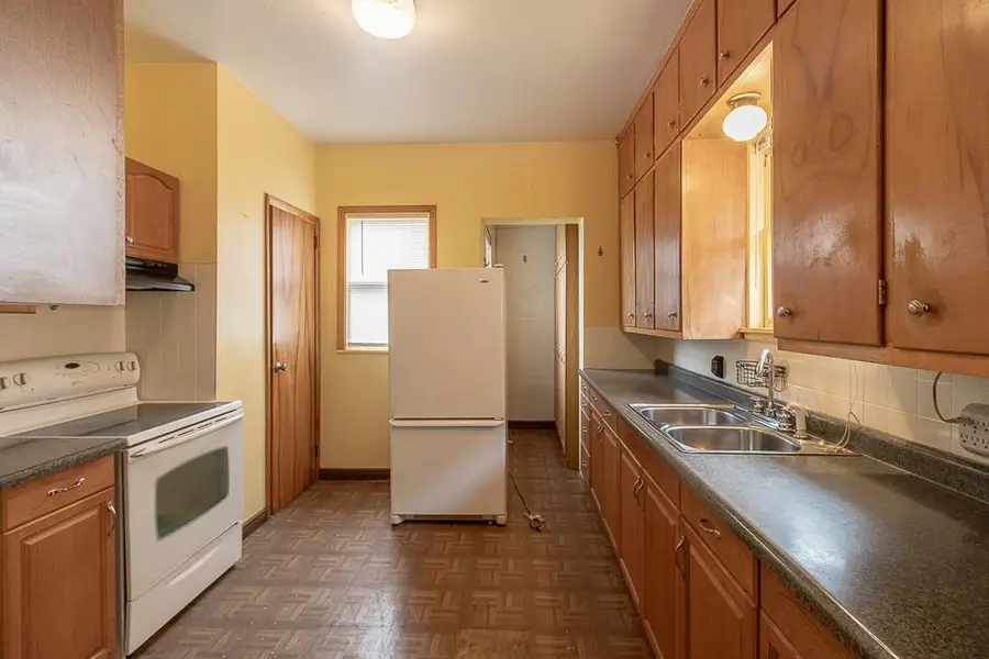 115 N Lexington Avenue, Le Center, MN 56057 - #3