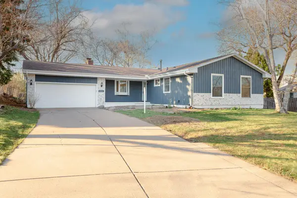 4608 W 99th Street, Bloomington, MN 55437