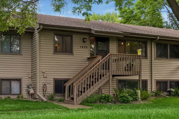 1432 Arden View Drive, Arden Hills, MN 55112