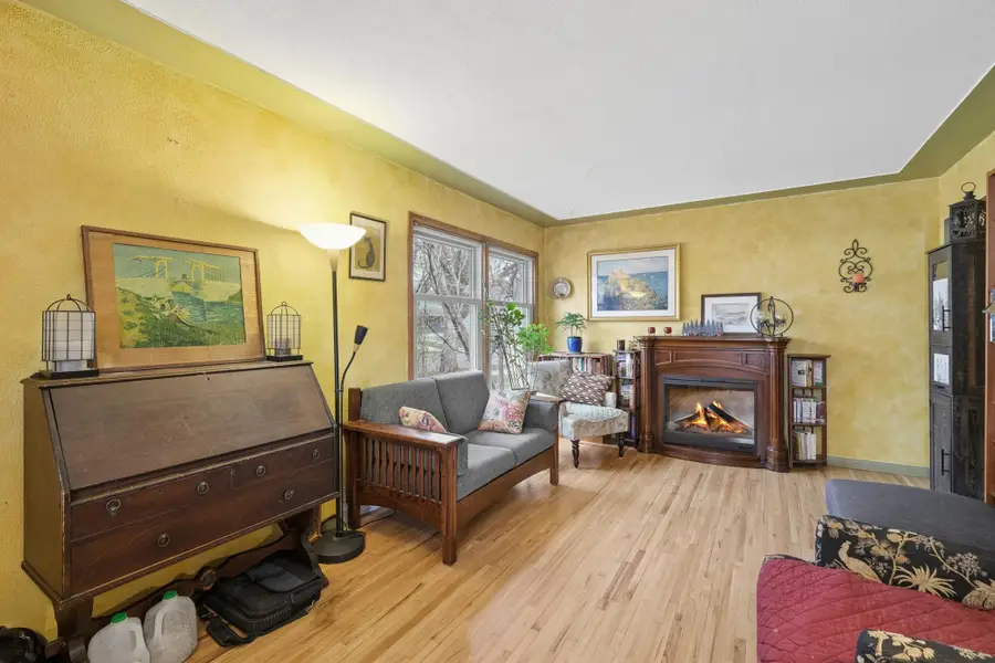 1946 Dorothea Avenue, Saint Paul, MN 55116 - #2