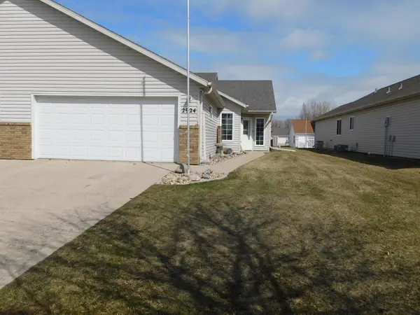 2924 35th Street S, Moorhead, MN 56560