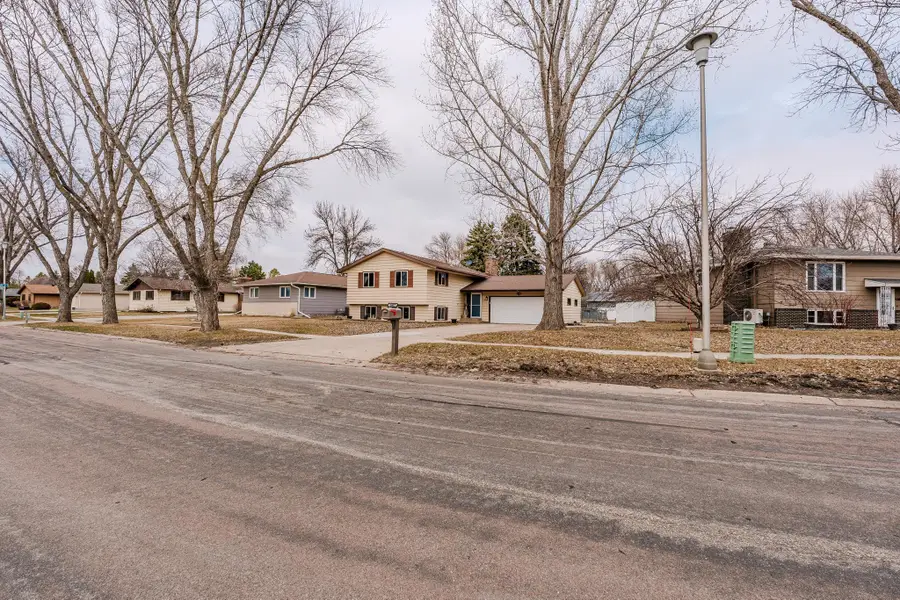 1607 American Way S, Fargo, ND 58103 - #3