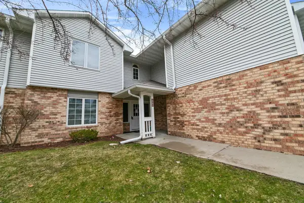 3583 Blue Jay Way #101, Eagan, MN 55123