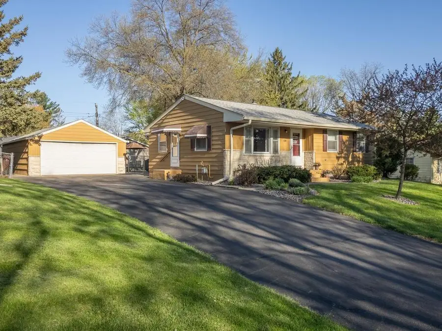 616 Martha Lane, Woodbury, MN 55125 - #2