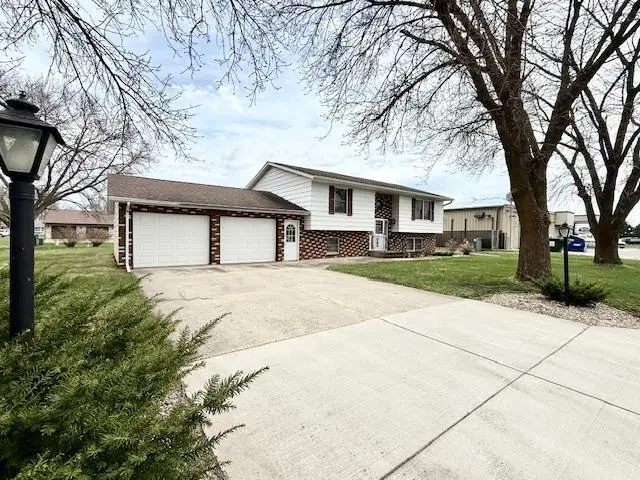 14 1st Street Nw, Fairfax, MN 55332 - #1