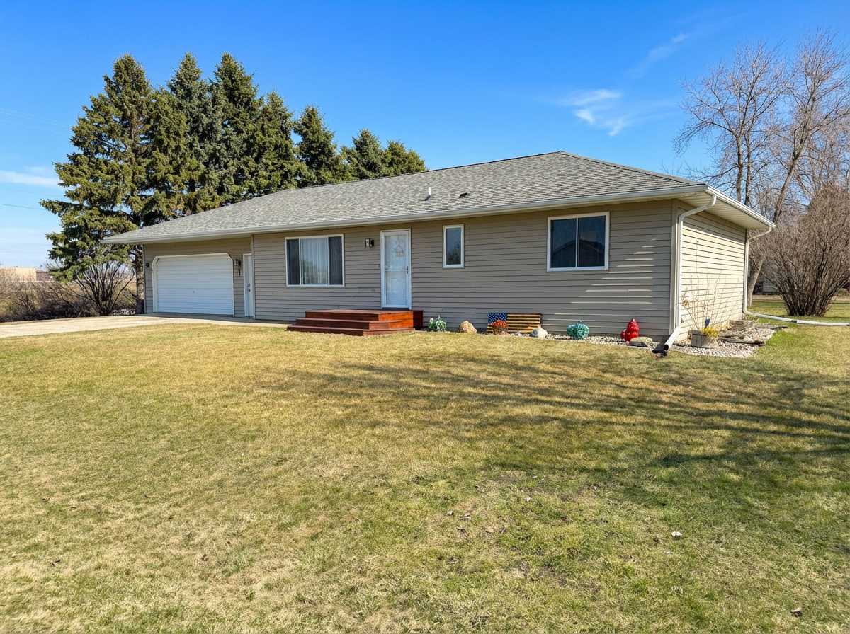 305 3rd Street Nw, Rothsay, MN 56579 - #1