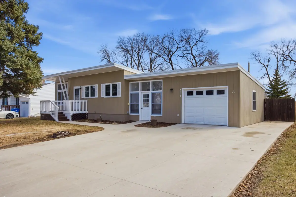305 4th Street Ne, Dilworth, MN 56529 - #1