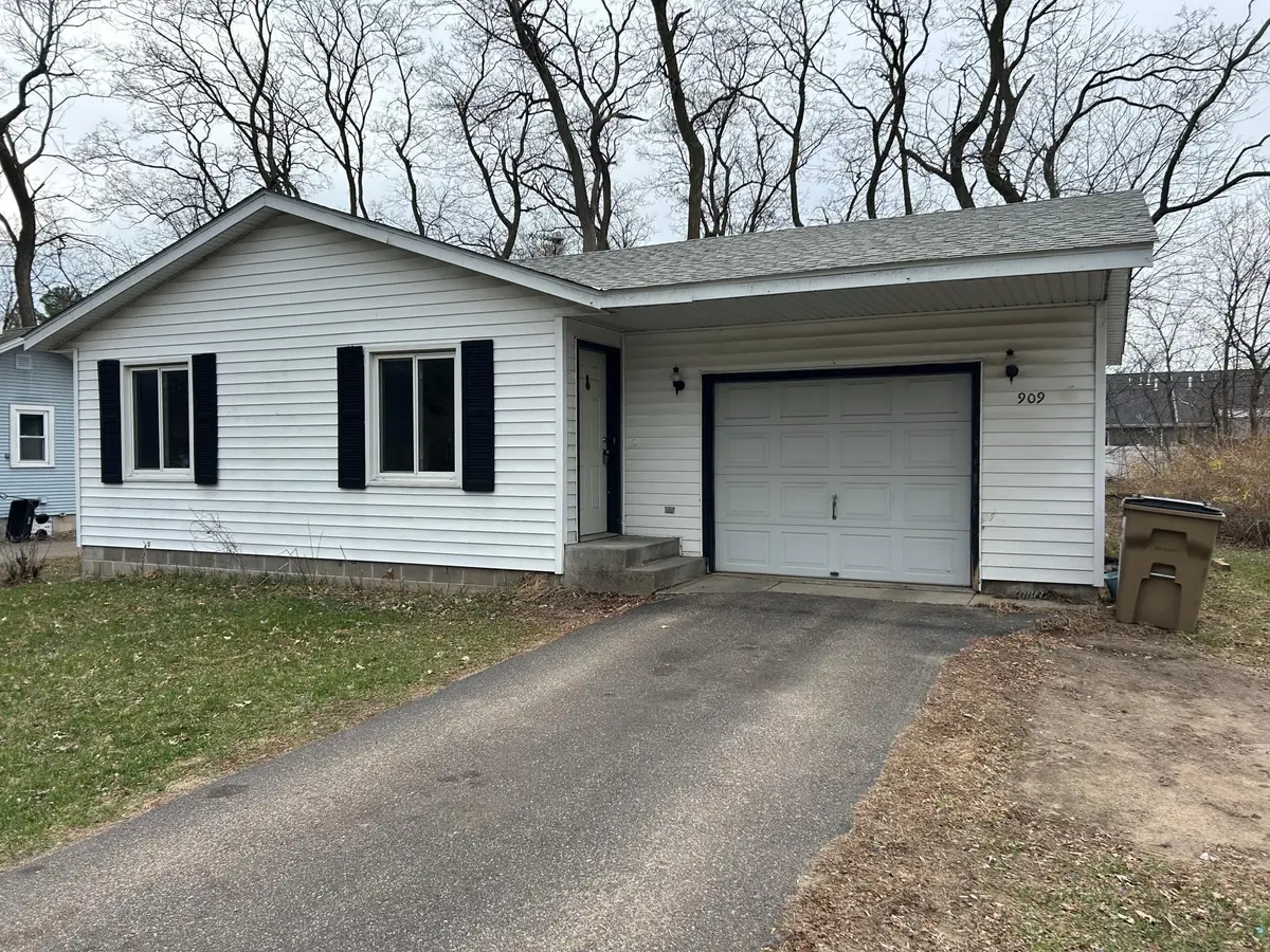 909 7th Avenue N, Princeton, MN 55371 - #1