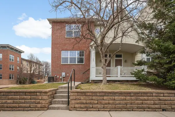 1669 Arona Street #1, Falcon Heights, MN 55108