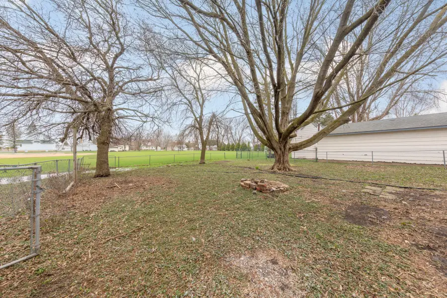 206 Julia Street, Claremont, MN 55924 - #2