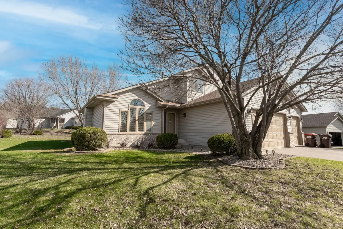 290 Pendryn Hill Overlook, Woodbury, MN 55125 - #1