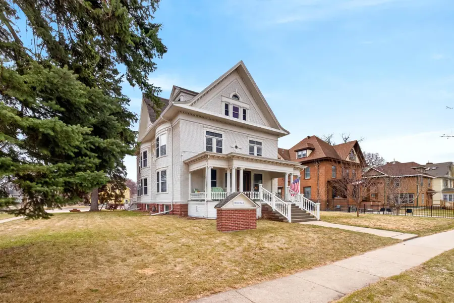 1100 3rd Avenue S, Fargo, ND 58103 - #2