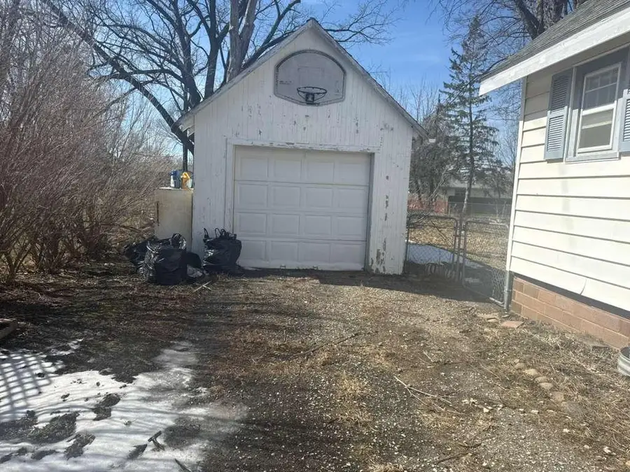 305 1st Avenue Ne, Dodge Center, MN 55927 - #2