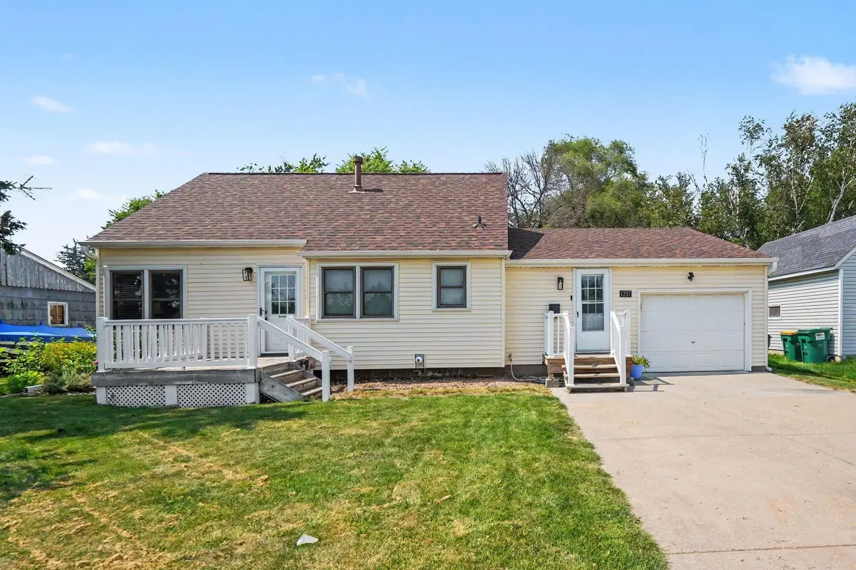 1257 Parallel Street, Chaska, MN 55318 - #1