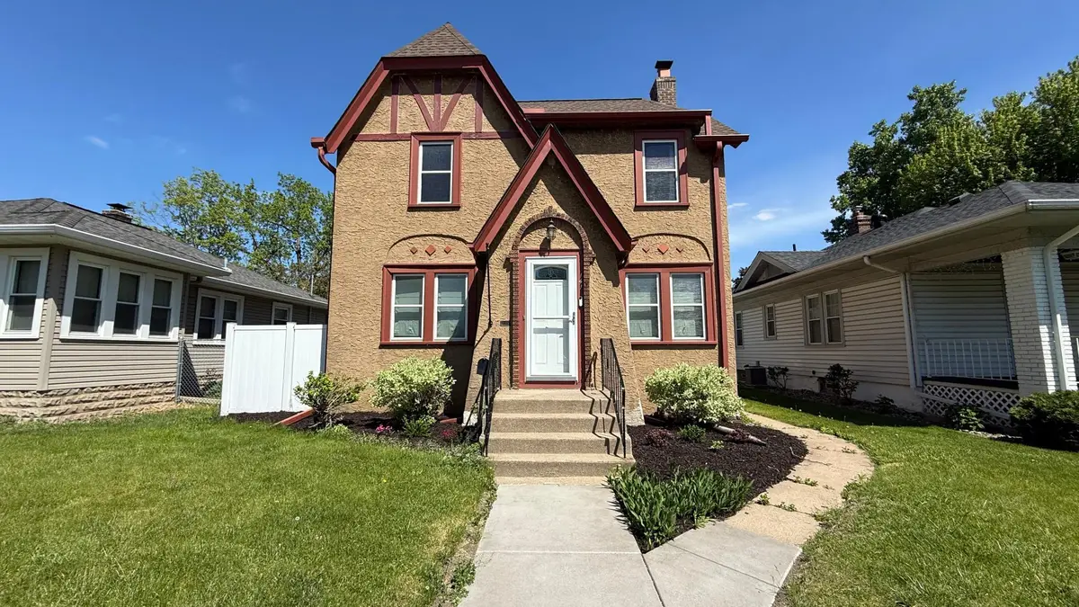 141 6th Avenue S, South Saint Paul, MN 55075 - #1