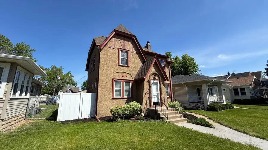 141 6th Avenue S, South Saint Paul, MN 55075 - #2