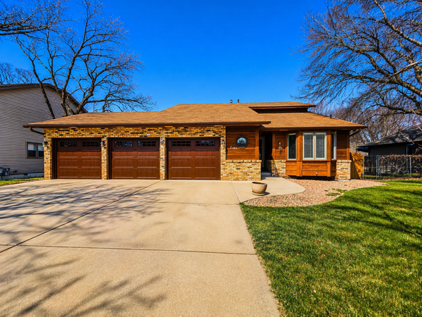 2143 128th Lane Nw, Coon Rapids, MN 55448