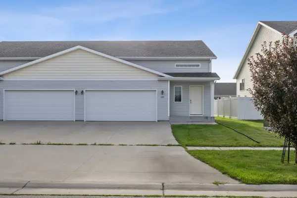 1317 5th Street Nw, West Fargo, ND 58078
