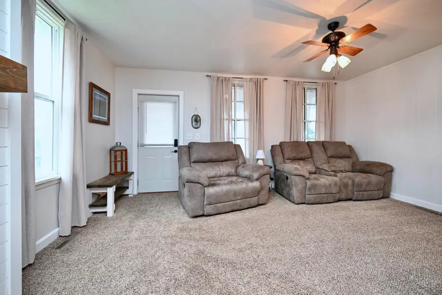 464 E Howard Street, Winona, MN 55987 - #3