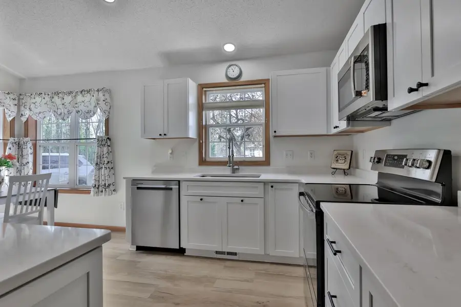 180 Wedgewood Drive, Mahtomedi, MN 55115 - #3