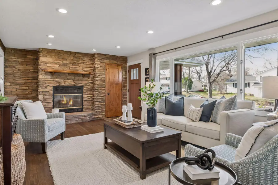 8209 38th Avenue N, New Hope, MN 55427 - #2