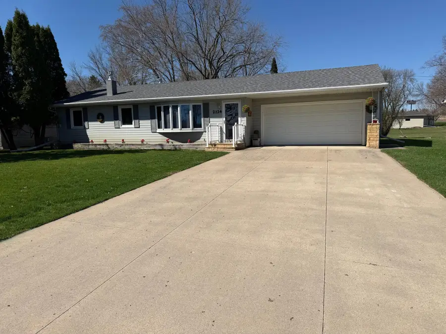 2124 Kenneth Drive, Albert Lea, MN 56007 - #2