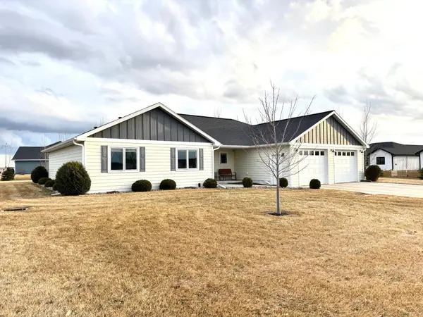 204 11th Street Sw, Roseau, MN 56751