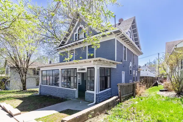 794 Case Avenue, Saint Paul, MN 55106