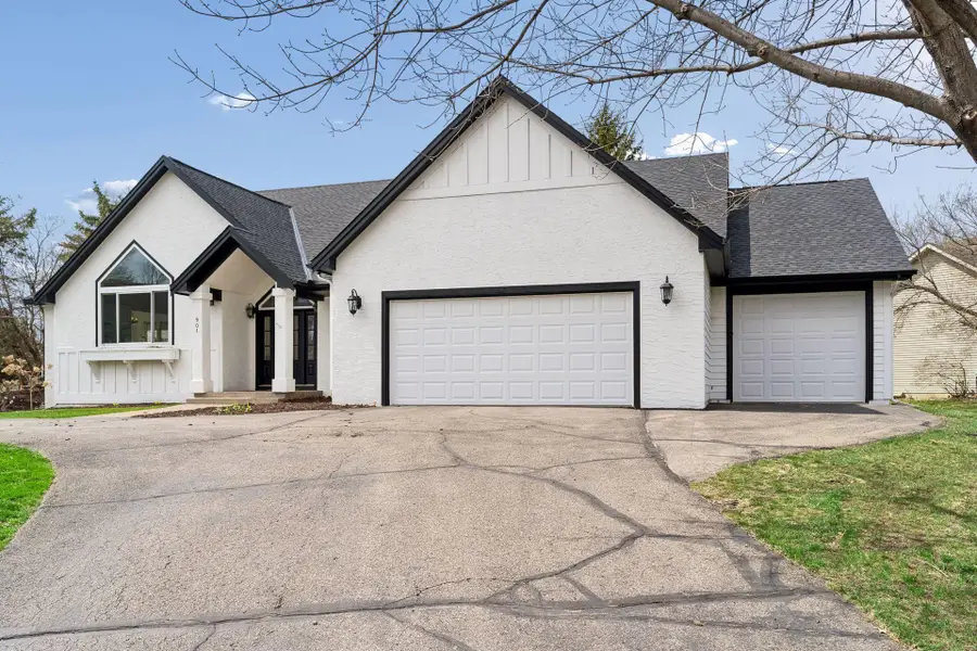 901 Mendakota Court, Mendota Heights, MN 55120 - #3