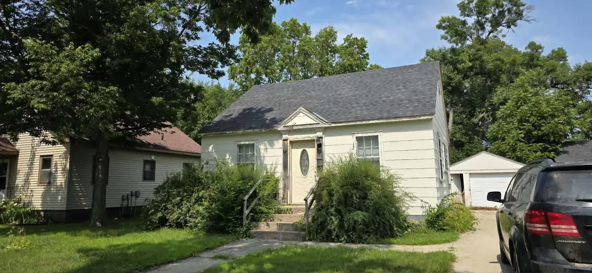 122 W 5th Street, Litchfield, MN 55355 - #1