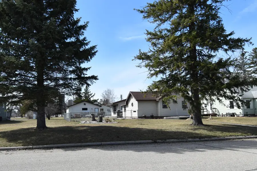 605 Red Lake Boulevard, Thief River Falls, MN 56701 - #2