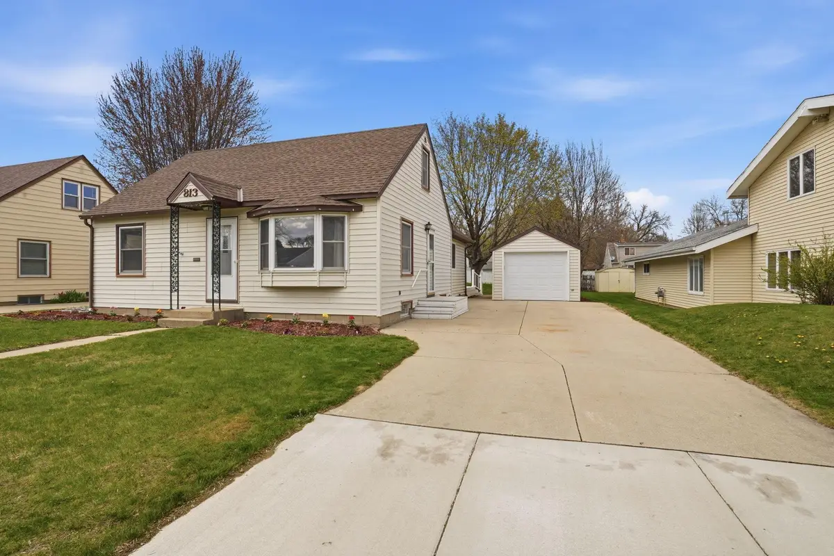 813 Augusta Avenue, Willmar, MN 56201 - #1