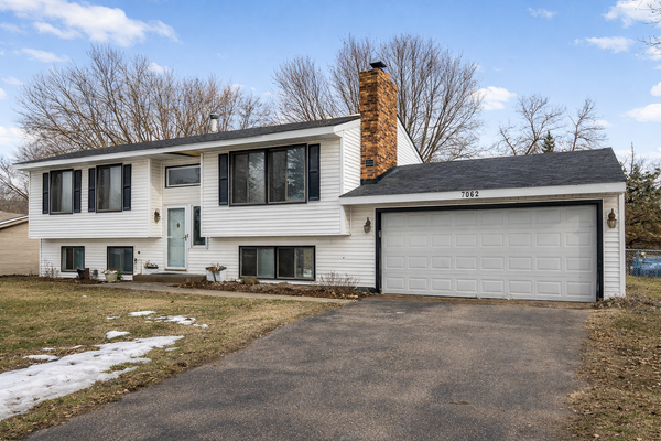 7062 Sherwood Road, Woodbury, MN 55125