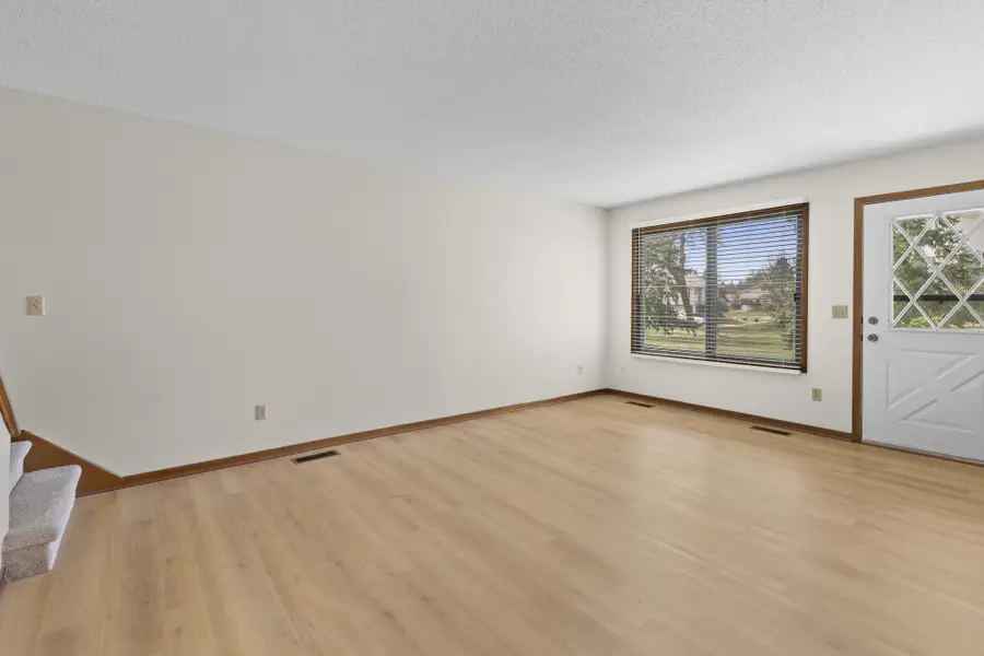 4277 Parkview Court, Vadnais Heights, MN 55127 - #3