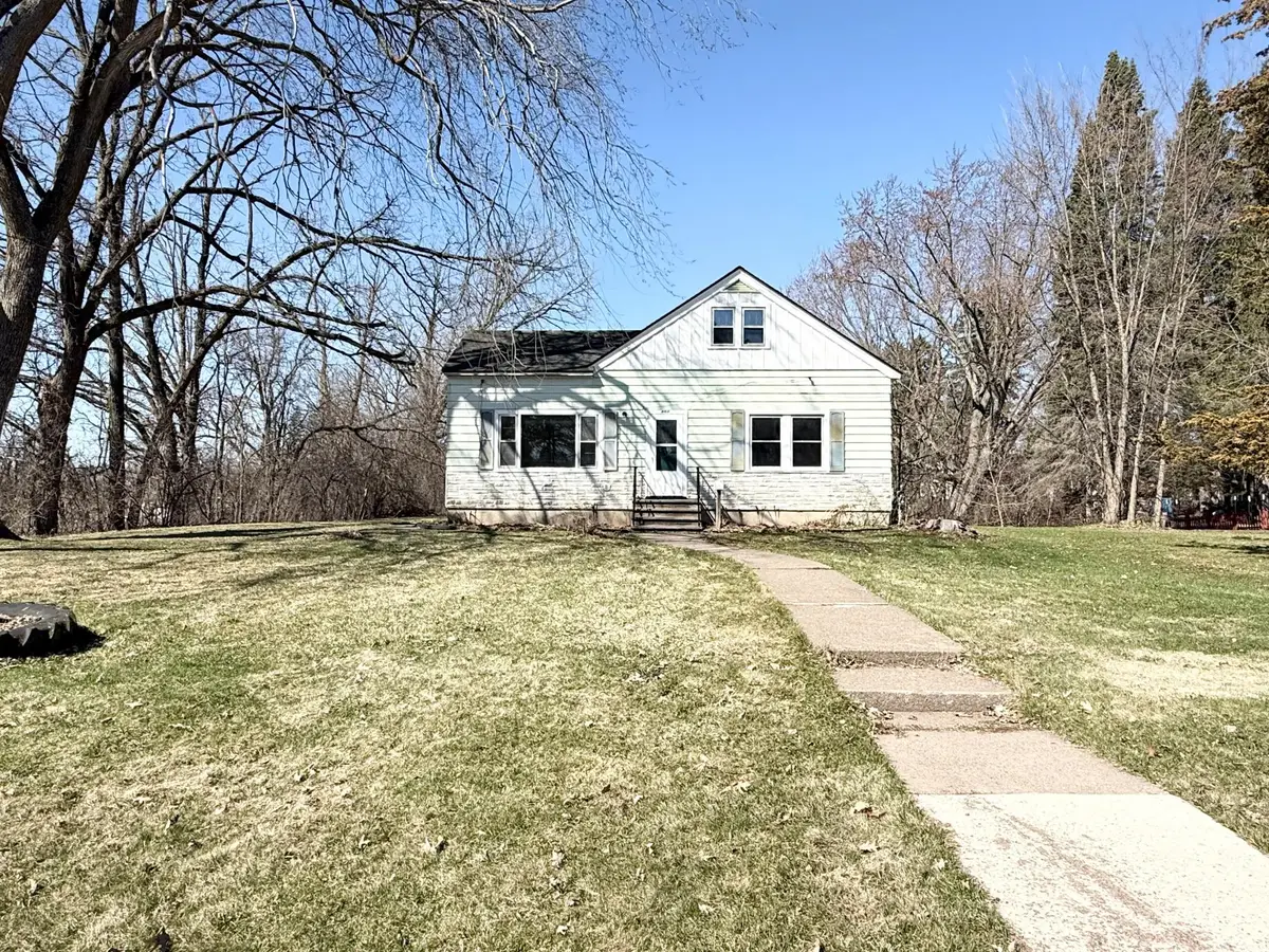 207 Grove Street N, Mora, MN 55051 - #1